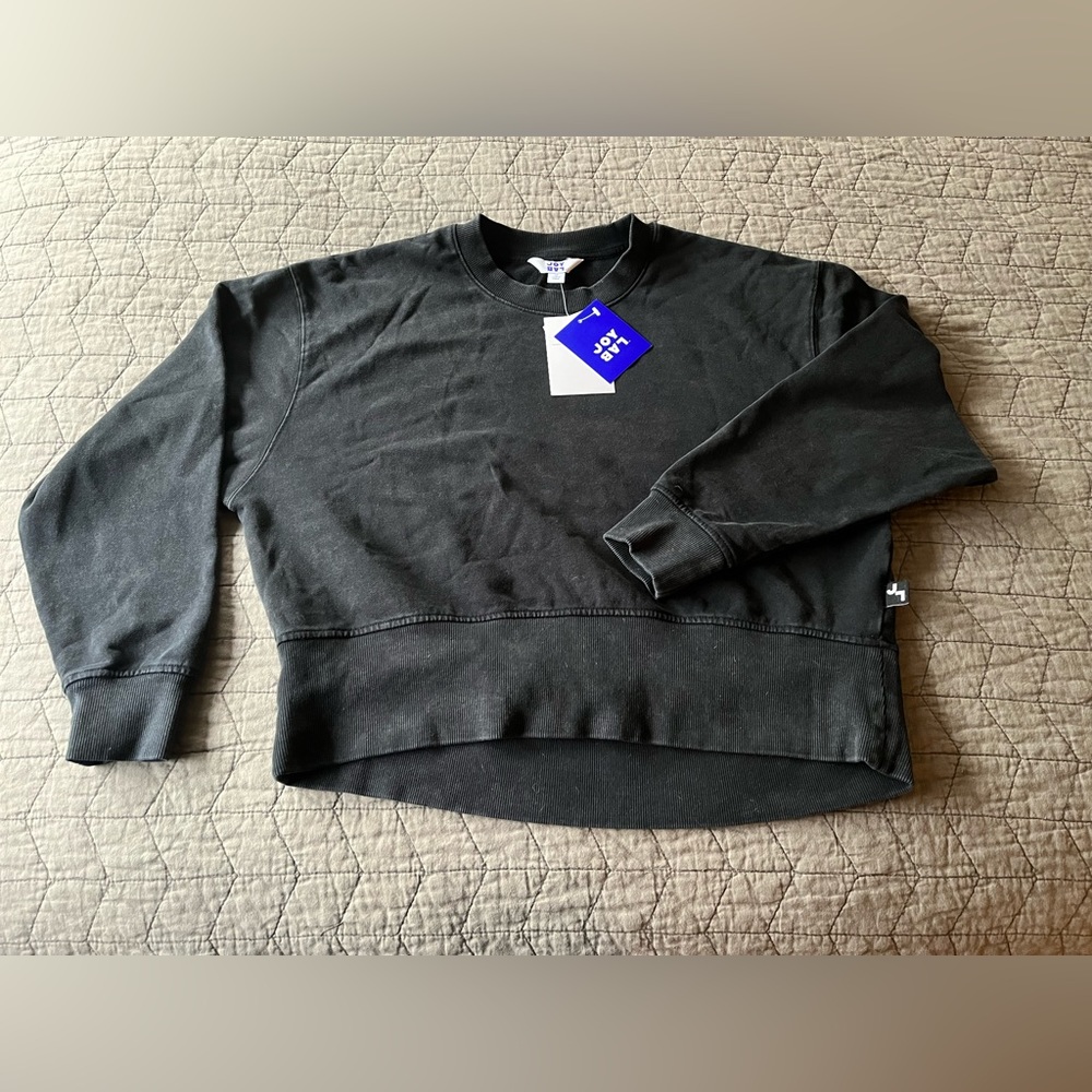 NWT Joy Lab Cropped Boxy Sweatshirt
